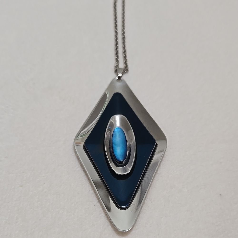 Oneida Silver and Blue Pendant Necklace